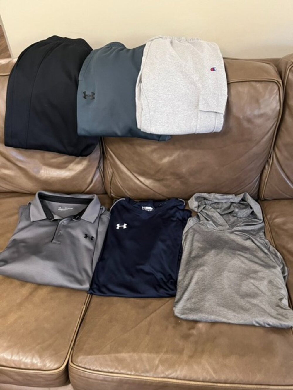 Mens XL/2XL lot of 6 items- CHAMPION, UNDER ARMOUR tops/bottoms